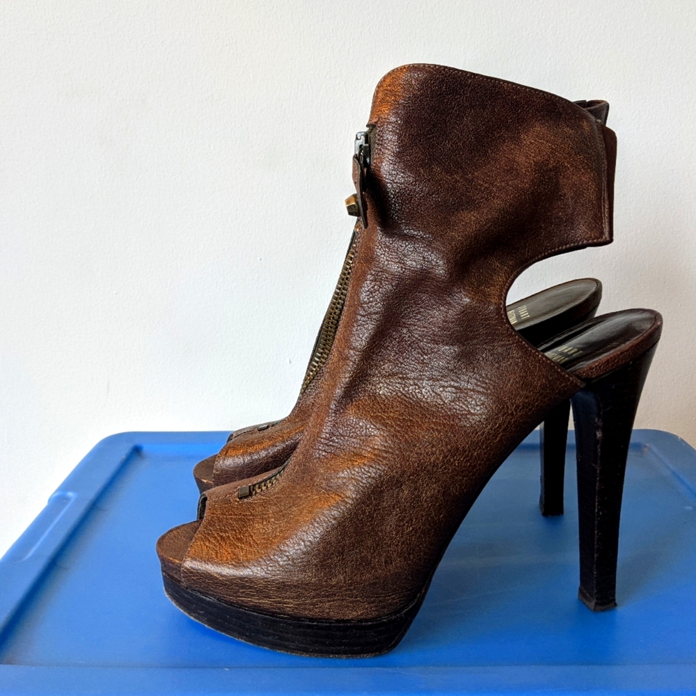Stuart Weitzman, Size 9.5, Brown Leather Stacked Heel Sandals